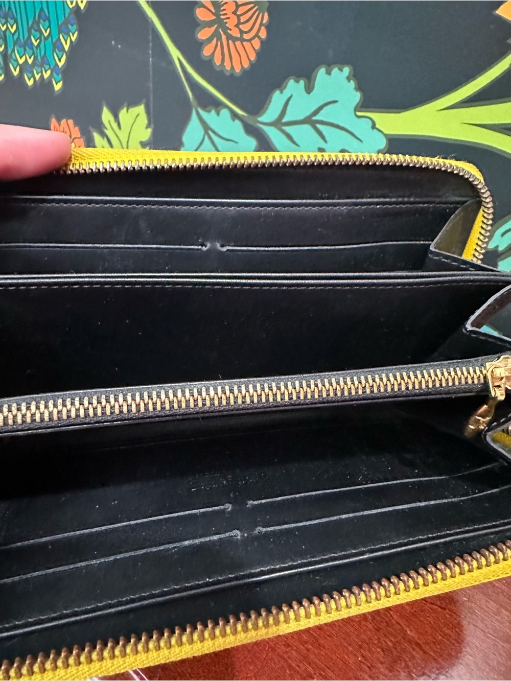 Louis Vuitton x Yayoi Kusama Dots Infinity Vernis Zippy Wallet 2012 - Picture 8 of 12